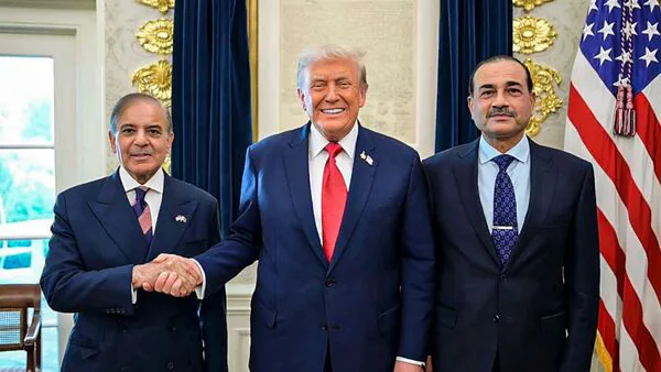 Pakistan Offers US Role in Developing and Operating Arabian Sea Port