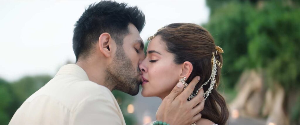 The much-awaited trailer of Tu Meri Main Tera Main Tera Tu Meri is finally here! Starring Kartik Aaryan and Ananya Panday, the trailer treats viewers to stunning locations, vibrant visuals, and high-energy dance sequences. Yet, it’s the electric chemistry between Kartik and Ananya that steals the show.